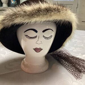 STRAUSS HIRSHBERG RARE UNIQUE VINTAGE HAT FUR RIM LACE. MUST SEE